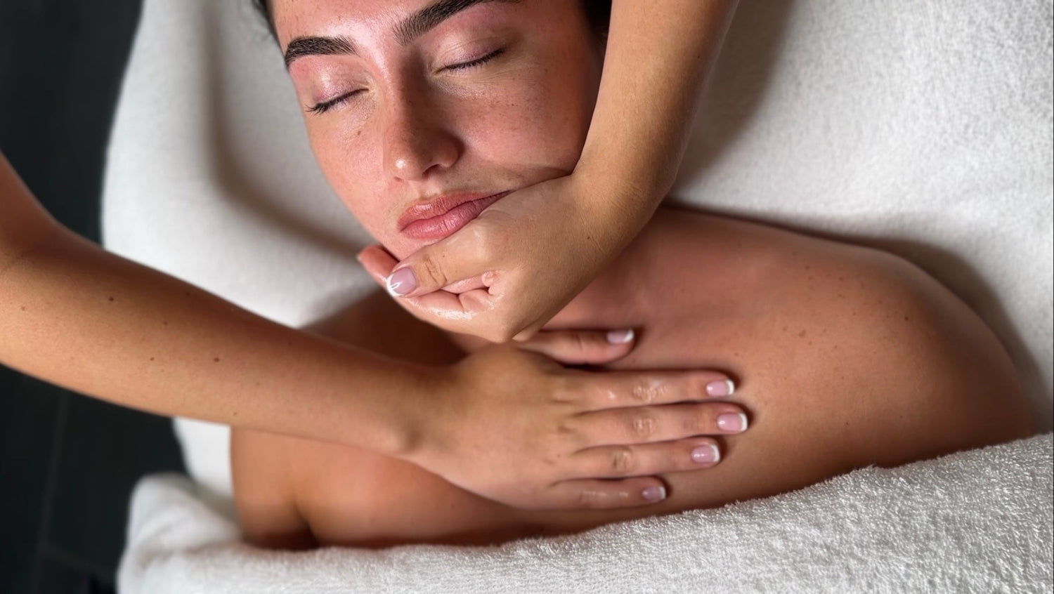 Skin Analysis + Express Peel (Redeemable on Products)